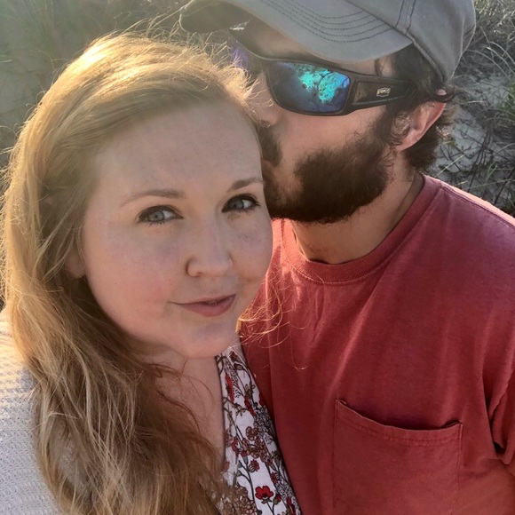 Meet your Posher, Lauren - Picture 1 of 1